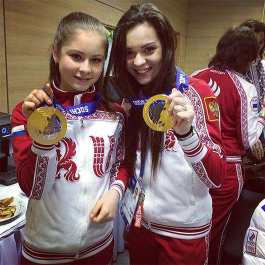 Юлия Липницкая и Аделина Сотникова. Фото: Instagram.com.