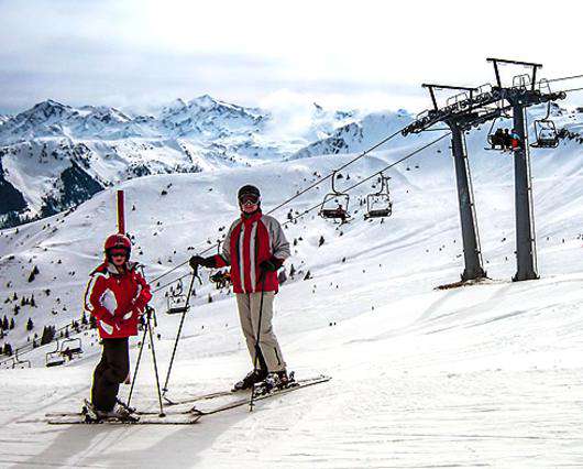 Лыжные прогулки очень полезны для здоровья. Фото: morguefile.com. 