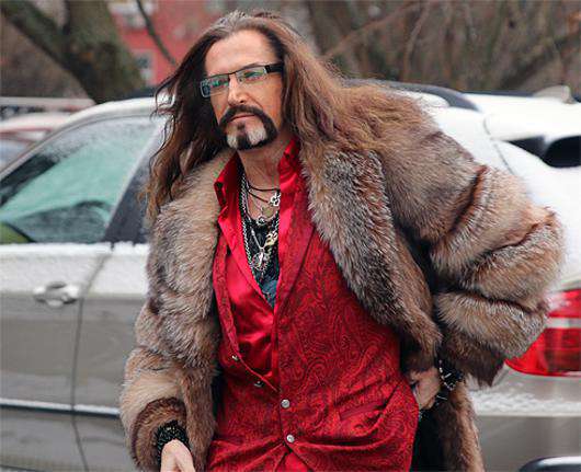 Джигурда не смог пройти мимо обнаженной женской груди.