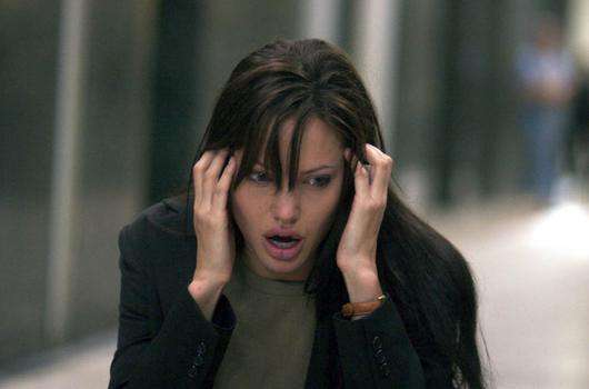 Злоумышленники получили доступ к личным данным Анджелина Джоли
