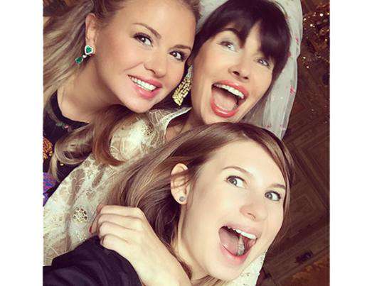 Оксана Робски выходит замуж в шестой раз. Вчера состоялся ее девичник. Фото: Instagram.com.
