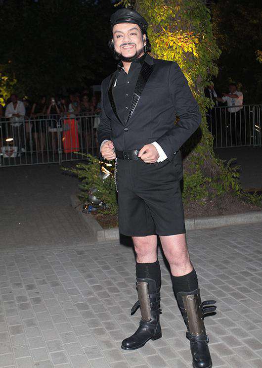 Филипп Киркоров в своем экстравагантном костюме.