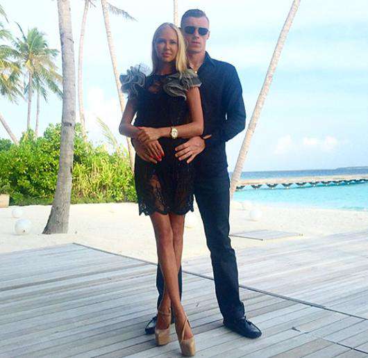 Павел Погребняк с женой Марией на Мальдивах. Фото: Instagram.com/mariapoga.