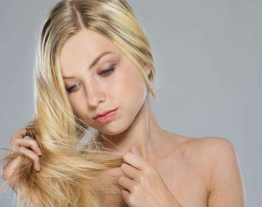 Выпадение волос можно остановить! Фото: Fotolia/PhotoXPress.ru.