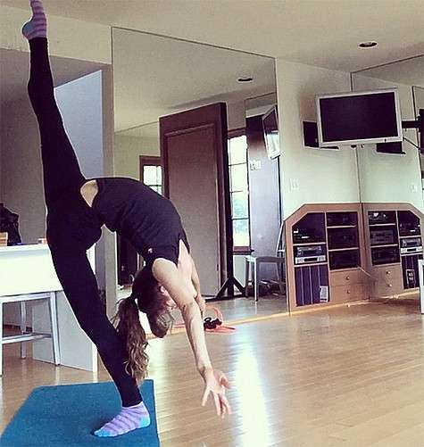 Эмили Ливингстон - профессиональная гимнастка. В 2000 году она даже участвовала в Олимпийских играх в Сиднее от сборной Канады. Фото: Instagram.com/emilielivingston.