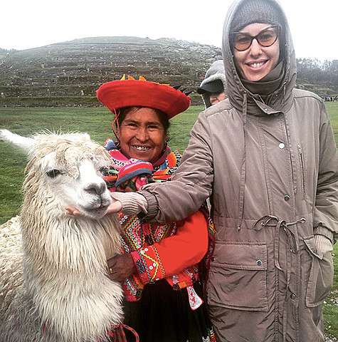 Ксения Собчак тоже решила сфотографироваться с ламой. Фото: Instagram.com.