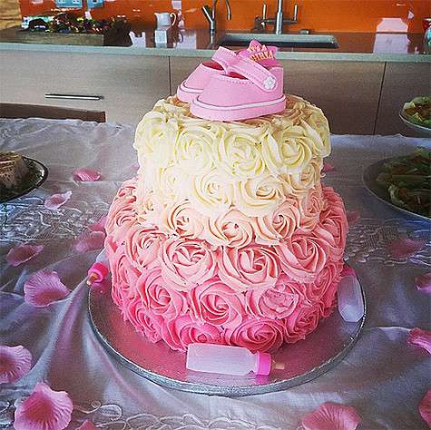 Праздничный торт для «baby shower» Кэтрин Хардинг. Фото: Instagram.com/anastasiabsmith.