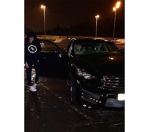 Машину Алены Водонаевой уже восстановили. Фото: Instagram.com/alenavodonaeva. Машину Алены Водонаевой уже восстановили. Фото: Instagram.com/alenavodonaeva.