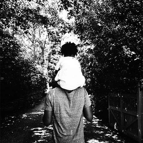 Джей Зи с дочерью. Фото: Instagram.com/beyonce.