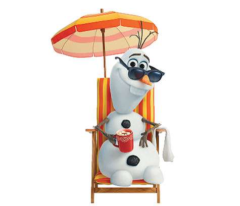 Олаф — самый теплый снеговик на свете, он обожает жаркие объятия и мечтает о лете. Фото: материалы пресс-служб.