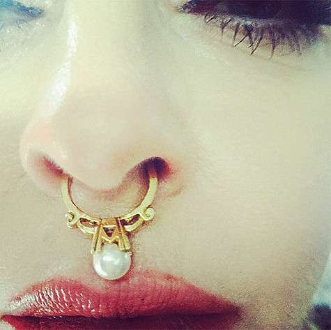 Мадонна сделала пирсинг носа. Фото: Instagram.com/madonna.