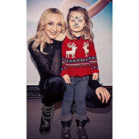 На детском новогоднем представлении дочь Кристины Орбакайте появилась в образе кошки-малышки. Фото: Instagram.com.