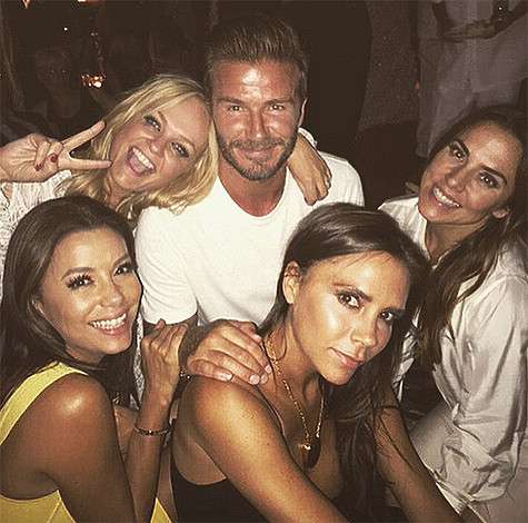 На юбилее Дэвида Бекхэма присутствовали коллеги его жены Виктории по группе Spice Girls и давняя подруга семьи Ева Лонгория. Фото: Instagram.com/davidbeckham.