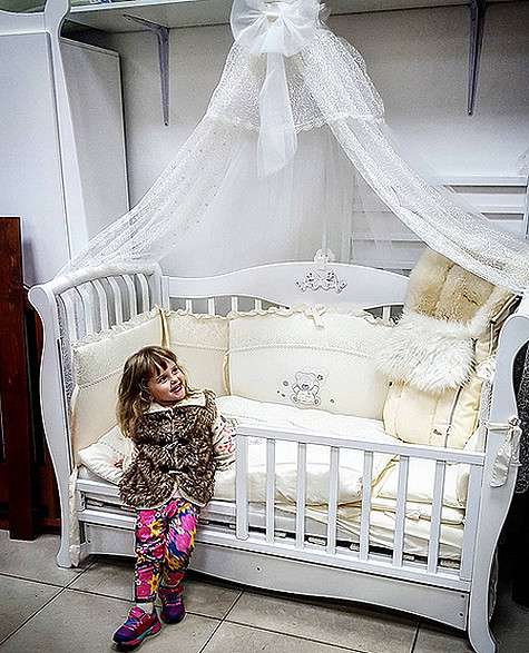 Маша Макарская уже выбрала себе кроватку. Фото: Instagram.com/makarskie.