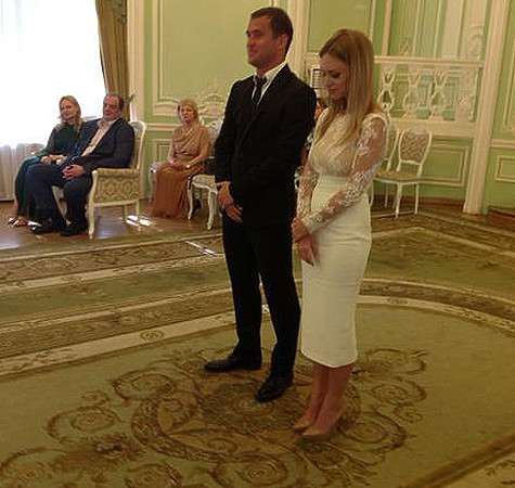 Первым рассекретил свадьбу Кержакова его новоиспеченный тесть Вадим Тюльпанов. Фото: Twitter.com/@Tulpanov_V. Первым рассекретил свадьбу Кержакова его новоиспеченный тесть Вадим Тюльпанов. Фото: Twitter.com/@Tulpanov_V.