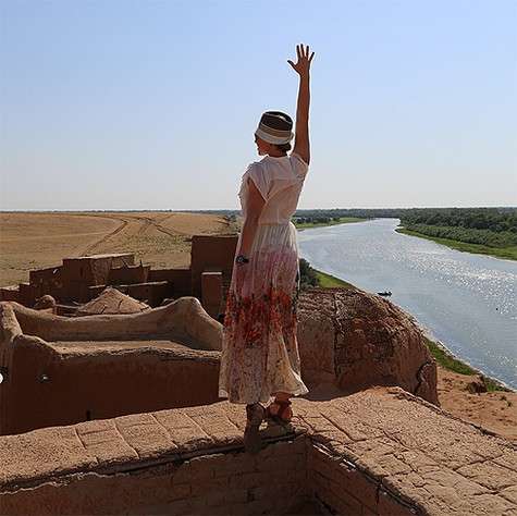 Яна Чурикова путешествует по Астраханской области. Фото: Instagram.com/yana_chu.