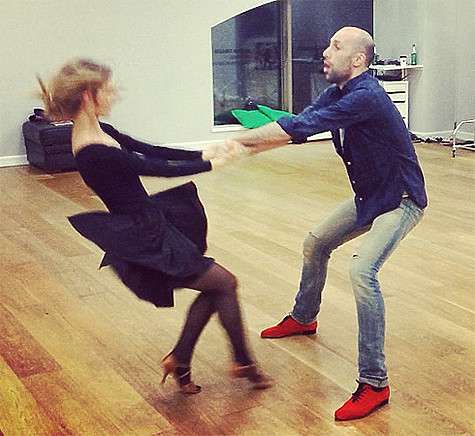 «Понимаю, что за три месяца невозможно научиться так прекрасно танцевать, как это делает мой партнер Евгений Папунаишвили, но я люблю учиться!» Фото: Instagram.com/artistkaivanova.