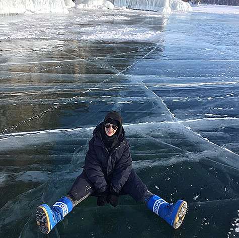 Марина Александрова находится под большим впечатлением от озера Байкал. Фото: Instagram.com/mar_alexandrova.