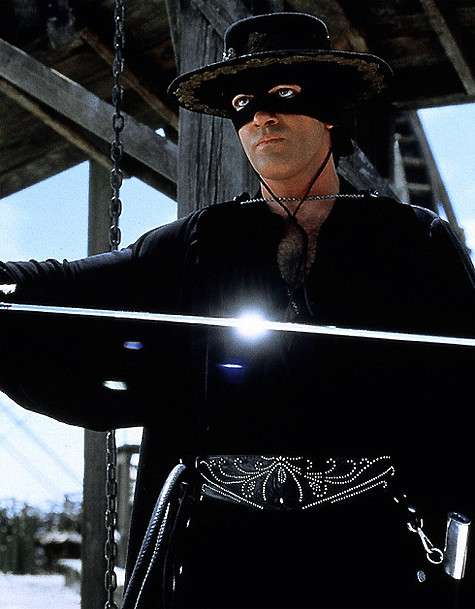 Антонио Бандерас. Кадр из фильма «Маска Зорро». Антонио Бандерас. Кадр из фильма «Маска Зорро».