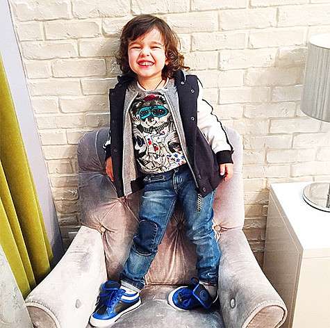 Сын Анфисы Чеховой носит одежду модных брендов. Фото: Instagram.com/achekhova.