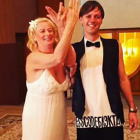 Ryrik: «Не прошло и 15ти лет совместной жизни! Юля и Андрюша! Совет да любовь! Теперь у меня есть полный двойник по имени-фамилии!» Фото: Instagram.com/ryrik.