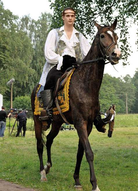 Роскошного коня Эльбруса отец подарил Саше на день рождения. Фото: личный архив Александра Домогарова-младшего.