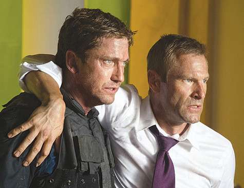 Сыграв вместе в картине «Падение Олимпа», Джерард Батлер и Аарон Экхарт подружились и в жизни. Кадр из фильма. Сыграв вместе в картине «Падение Олимпа», Джерард Батлер и Аарон Экхарт подружились и в жизни. Кадр из фильма.