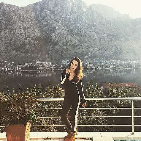Виктория Дайнеко в восторге от отпуска в Черногории. Фото: Instagram.com/victoriadaineko.