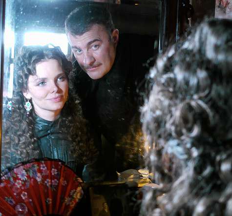 Во второй части сериала, «Впотьмах», переплетены судьбы героев сразу четырех произведений Куприна. Дрессировщицу тигров Зениду из рассказа «Люция» сыграла Лиза Боярская. Фото: материалы пресс-служб. Во второй части сериала, «Впотьмах», переплетены судьбы героев сразу четырех произведений Куприна. Дрессировщицу тигров Зениду из рассказа «Люция» сыграла Лиза Боярская. Фото: материалы пресс-служб.