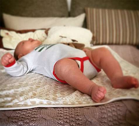 На днях младшему сыну телеведущего Илье исполнилось 2 месяца. Фото: Instagram.com/polinadibrova.
