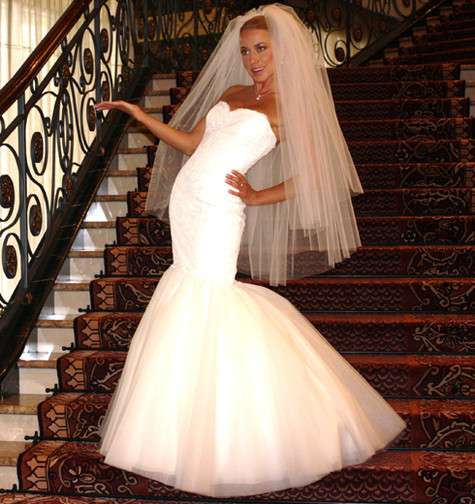 Анна Дубовицкая в своем свадебном платье. Фото: материалы пресс-служб.