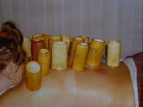 Иногда в массажных салонах встречаются и вовсе диковинные виды массажа. Иногда в массажных салонах встречаются и вовсе диковинные виды массажа.