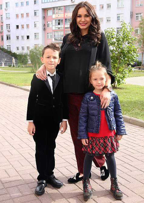 Инна Жиркова с детьми.