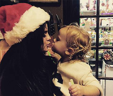 Селена Гомес провела Рождество с семьей. Фото: Instagram.com.