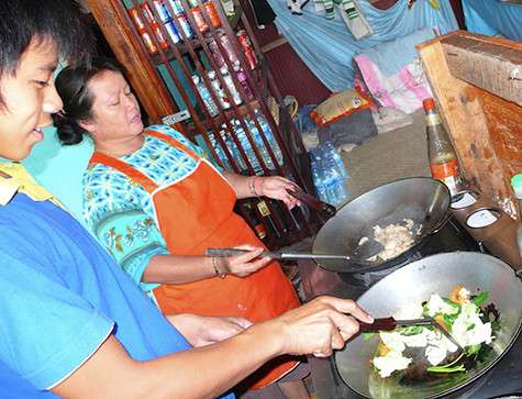 Тайцы считают, что рыба или мясо обязательно должны быть приготовлены на огне, лучше – открытом.