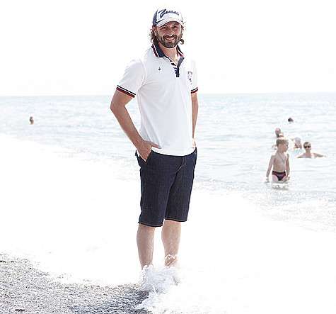 Илья Авербух признается, что не любит пляж, а вот в море окунается с удовольствием. Фото: материалы пресс-служб.