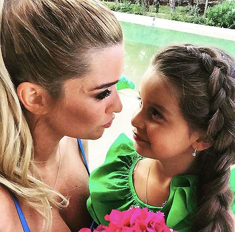 Не выдержав резких комментариев о своих фотографиях и снимках дочери, Бородина попыталась ответить обидчикам. «А на этой фото что найдете?! Может уши не совсем чистые у нас?» - написала с вызовом она. Фото: Instagram.com/borodylia. Не выдержав резких комментариев о своих фотографиях и снимках дочери, Бородина попыталась ответить обидчикам. «А на этой фото что найдете?! Может уши не совсем чистые у нас?» - написала с вызовом она. Фото: Instagram.com/borodylia.