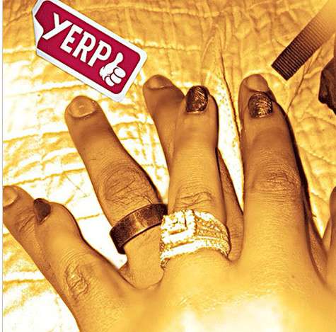 Обручальные кольца Бобби Кристины Браун и Ника Гордона. Фото: Instagram.com.