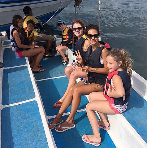 На Бали Екатерина Климова отдыхает вместе с 12-летней дочерью Лизой от первого брака с актером Ильей Хорошиловым и сыновьями — 6-летним Корнеем и 8-летним Максимом от бывшего мужа Игоря Петренко. Фото: Instagram.com/klimovagram. На Бали Екатерина Климова отдыхает вместе с 12-летней дочерью Лизой от первого брака с актером Ильей Хорошиловым и сыновьями — 6-летним Корнеем и 8-летним Максимом от бывшего мужа Игоря Петренко. Фото: Instagram.com/klimovagram.