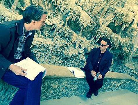 Репетиции сцен из будущего фильма начались еще в середине апреля. Том Хэнкс вместе с автором сценария Дэвидом Кеппом в гроте Буонталенти во Флоренции. Фото: Twitter.com/@RealRonHoward.