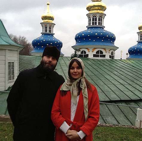 Оксана Федорова считает, что в трудных ситуациях человека всегда поддерживает вера. Фото: Instagram.com.
