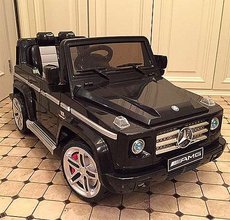 У сына Алексея Чадова уже есть собственный «Мерседес». Правда, пока игрушечный. Фото: Instagram.com/alexeychadov.