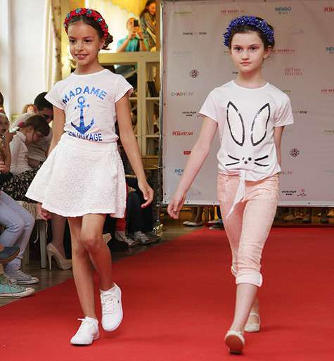 Тенденции одежды для маленьких модниц полностью повторяют веяния «взрослых» коллекций. Фото: Наталья Мущинкина.