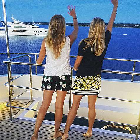 Риз Уизерспун провела на яхте семейные каникулы. Фото: Instagram.com/reesewitherspoon.