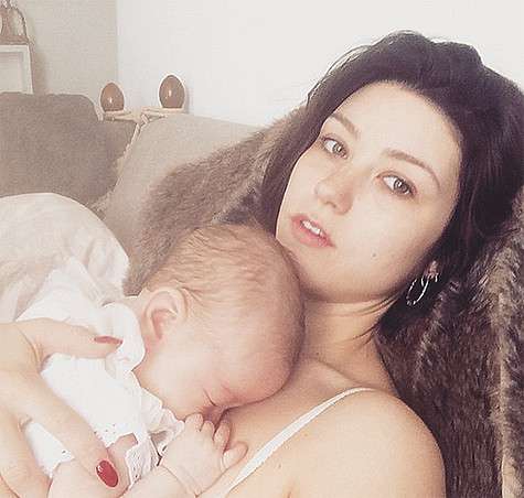 Кэтрин Хардинг с дочкой несколько месяцев назад. Фото: Instagram.com/cat_cavelli_.