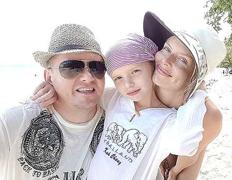 На новогодние каникулы Анна Чурина и Алексей Петрухин вместе с родственниками уехали в Таиланд. Фото: материалы пресс-служб.