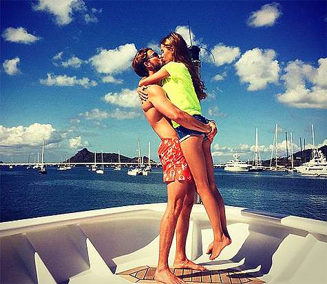 Виктория Боня и Алекс Смерфит на Карибских островах. Фото: Instagram.com/victoriabonya.