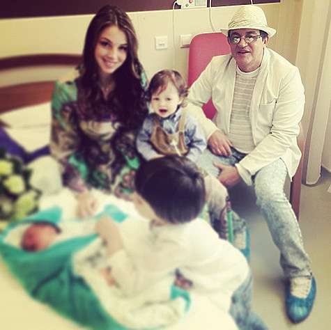 Три недели назад Полина Диброва стала многодетной мамой. Фото: Instagram.com/polinadibrova.