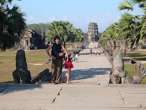 ...Посетили Камбоджу с ее уникальным храмовым комплексом Анкор-Ват...