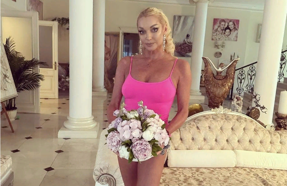 Волочкова решила судиться из-за слитого в Сеть интимного видео с Джигурдой